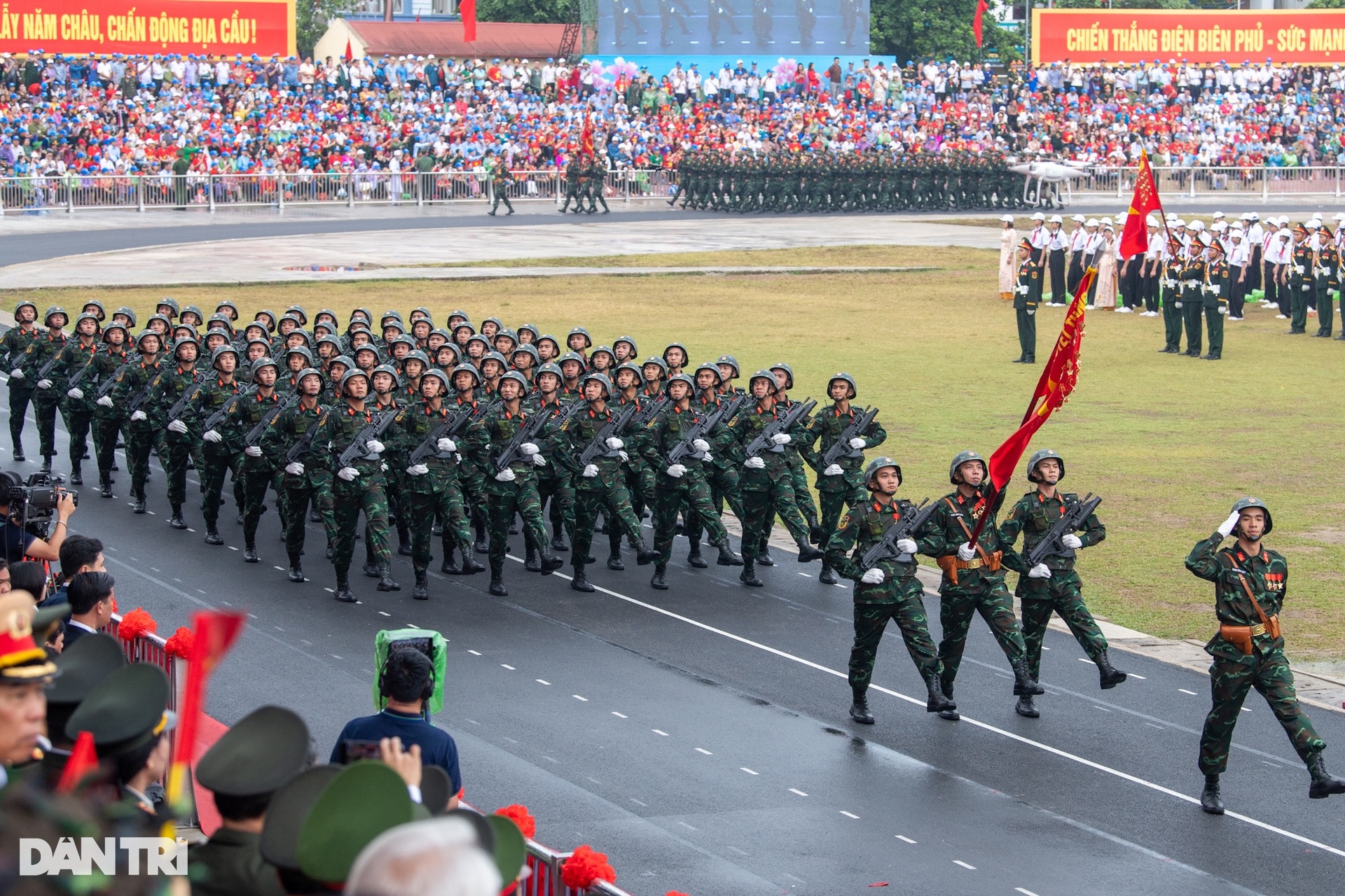 Hình ảnh ấn tượng Lễ diễu binh kỷ niệm 70 năm Chiến thắng Điện Biên Phủ - 6 Hình ảnh ấn tượng Lễ diễu binh kỷ niệm 70 năm Chiến thắng Điện Biên Phủ - 6