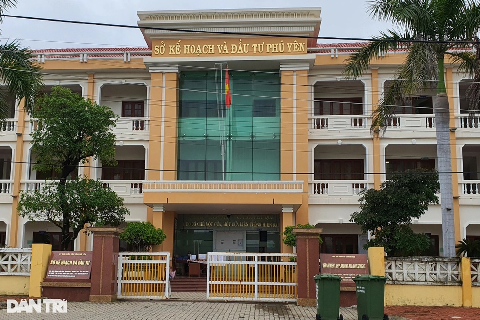 Nhiều cán bộ Sở Kế hoạch và Đầu tư Phú Yên phải cách ly tập trung ở trụ sở - 1 Nhiều cán bộ Sở Kế hoạch và Đầu tư Phú Yên phải cách ly tập trung ở trụ sở - 1