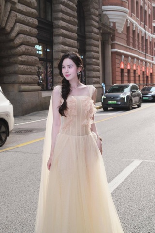 Nhan sắc dàn mỹ nữ đóng phim VTV về góc khuất showbiz gây chú ý - 9