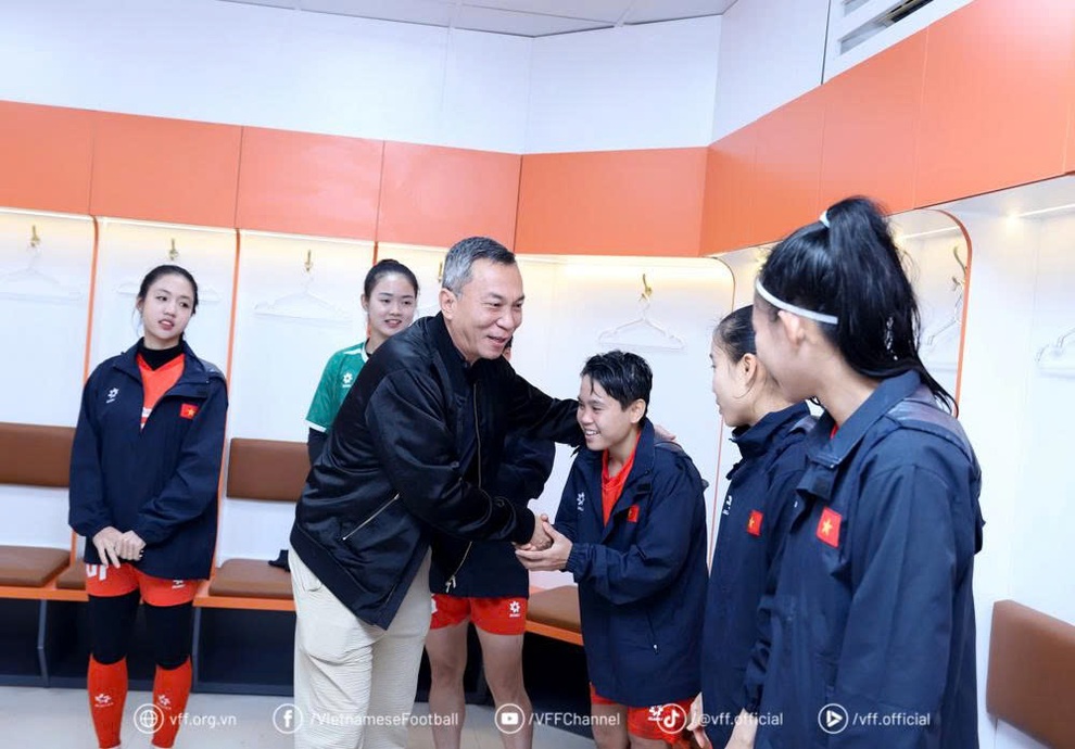 Chủ tịch VFF nói điều đặc biệt với đội tuyển nữ Việt Nam trước SEA Games - 1 Chủ tịch VFF nói điều đặc biệt với đội tuyển nữ Việt Nam trước SEA Games - 1