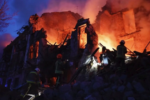 Nga tấn công dồn dập vào Odessa, phòng không Ukraine chật vật đối phó