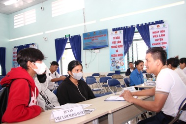 Đưa lao động đi làm việc ở nước ngoài: Giải pháp giảm nghèo bền vững