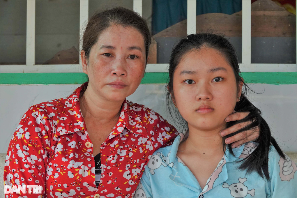 Người mẹ có cô con gái bị gù lưng ước Người mẹ có cô con gái bị gù lưng ước