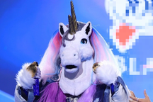 Ca sĩ mặt nạ: Kỳ Lân Lãng Tử lộ diện, Tóc Tiên và Trấn Thành cũng bị "lừa"