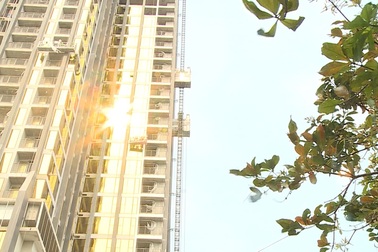 Đà Nẵng: Tuýt còi 2 cao ốc lén đổi thiết kế, “dát vàng” mặt ngoài tòa nhà