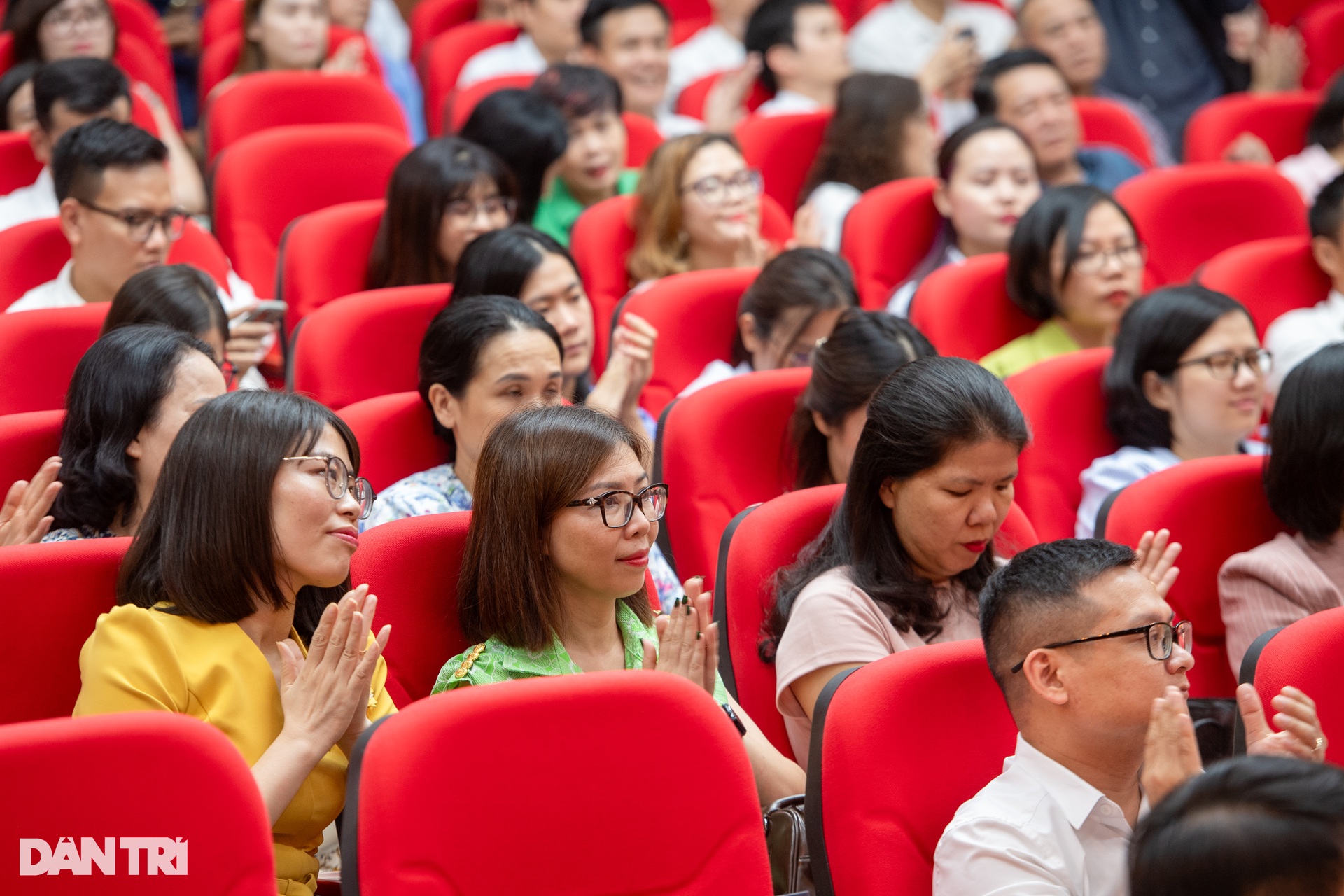 Báo chí là nhịp cầu kết nối giữa Đảng, Nhà nước với Nhân dân - 2