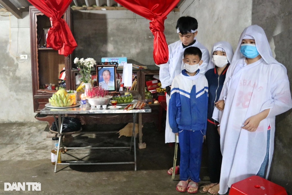 Hơn 445 triệu đồng đến với những đứa trẻ mẹ chết bên bờ ruộng khi đi mò cua - 1 Hơn 445 triệu đồng đến với những đứa trẻ mẹ chết bên bờ ruộng khi đi mò cua - 1