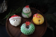 Mê mẩn những chiếc bánh Wagashi tạo hình Giáng sinh của nữ giảng viên