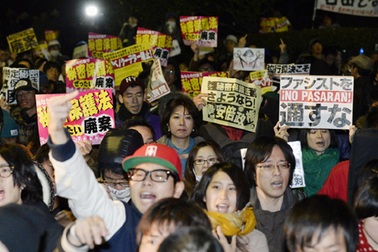 Nhật thông qua dự luật bí mật quốc gia gây tranh cãi