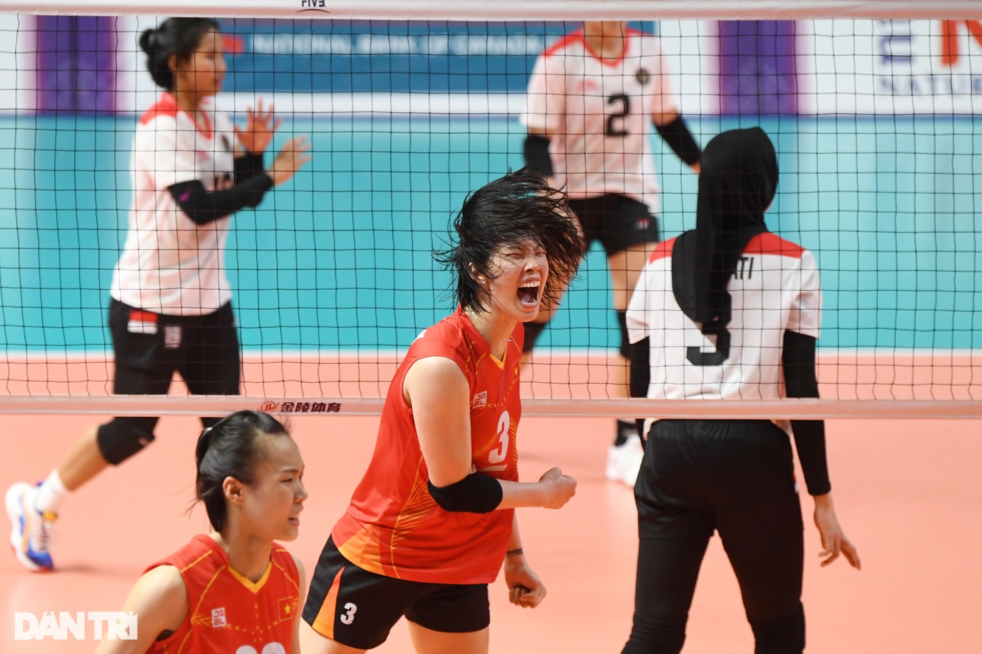 5 hiệp đấu nghẹt thở đưa Việt Nam vào chung kết bóng chuyền nữ SEA Games - 12 5 hiệp đấu nghẹt thở đưa Việt Nam vào chung kết bóng chuyền nữ SEA Games - 12