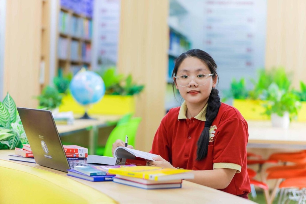Hà Tiểu Linh và hành trình chinh phục 10 trường đại học Hoa Kỳ - 1 Hà Tiểu Linh và hành trình chinh phục 10 trường đại học Hoa Kỳ - 1