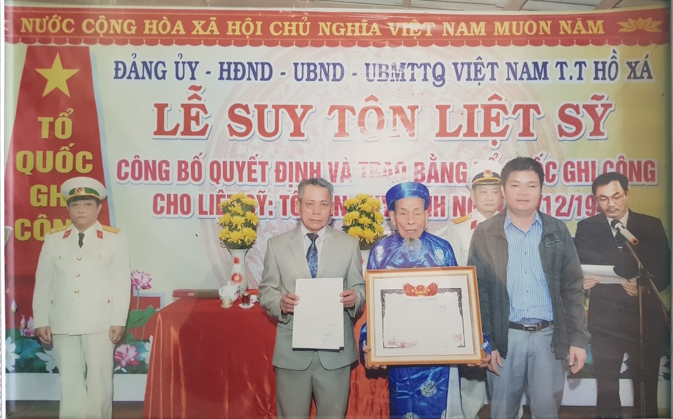 Xúc động câu chuyện về những tấm bằng Tổ quốc ghi công - 10 Xúc động câu chuyện về những tấm bằng Tổ quốc ghi công - 10