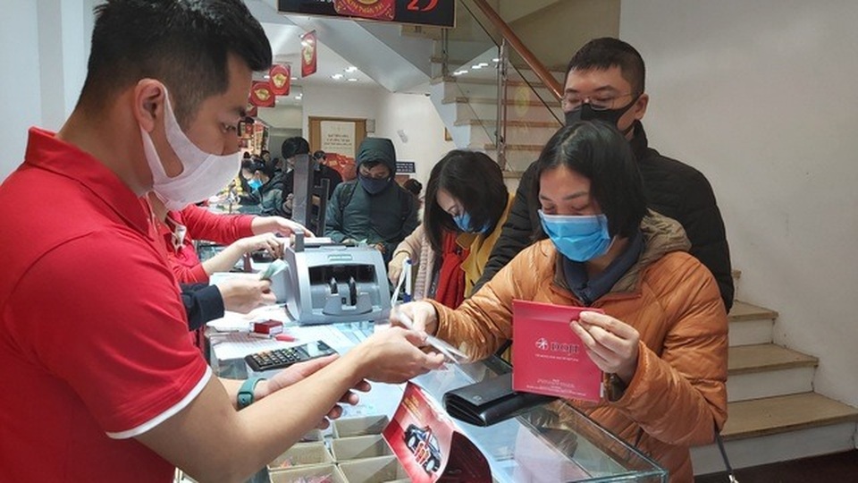 Cẩn trọng với chiêu trò bơm giá vàng cận ngày vía Thần Tài - 1 Cẩn trọng với chiêu trò bơm giá vàng cận ngày vía Thần Tài - 1