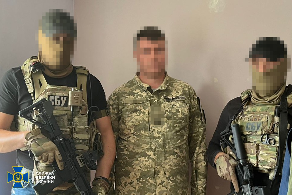 Thiếu tá Ukraine đối mặt án chung thân vì nghi chuyển dữ liệu F-16 cho Nga - 1 Thiếu tá Ukraine đối mặt án chung thân vì nghi chuyển dữ liệu F-16 cho Nga - 1