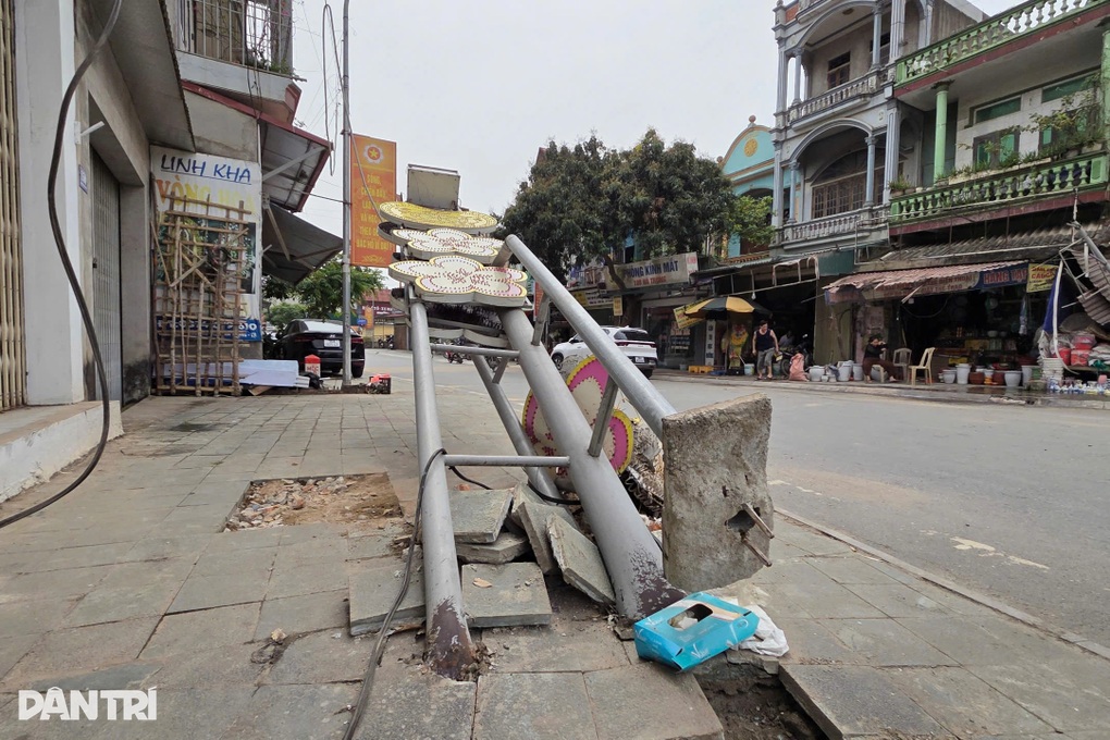 Vụ ô tô tông liên hoàn: Sau tiếng rầm, thấy vài người nằm dưới đường - 3 Vụ ô tô tông liên hoàn: Sau tiếng rầm, thấy vài người nằm dưới đường - 3