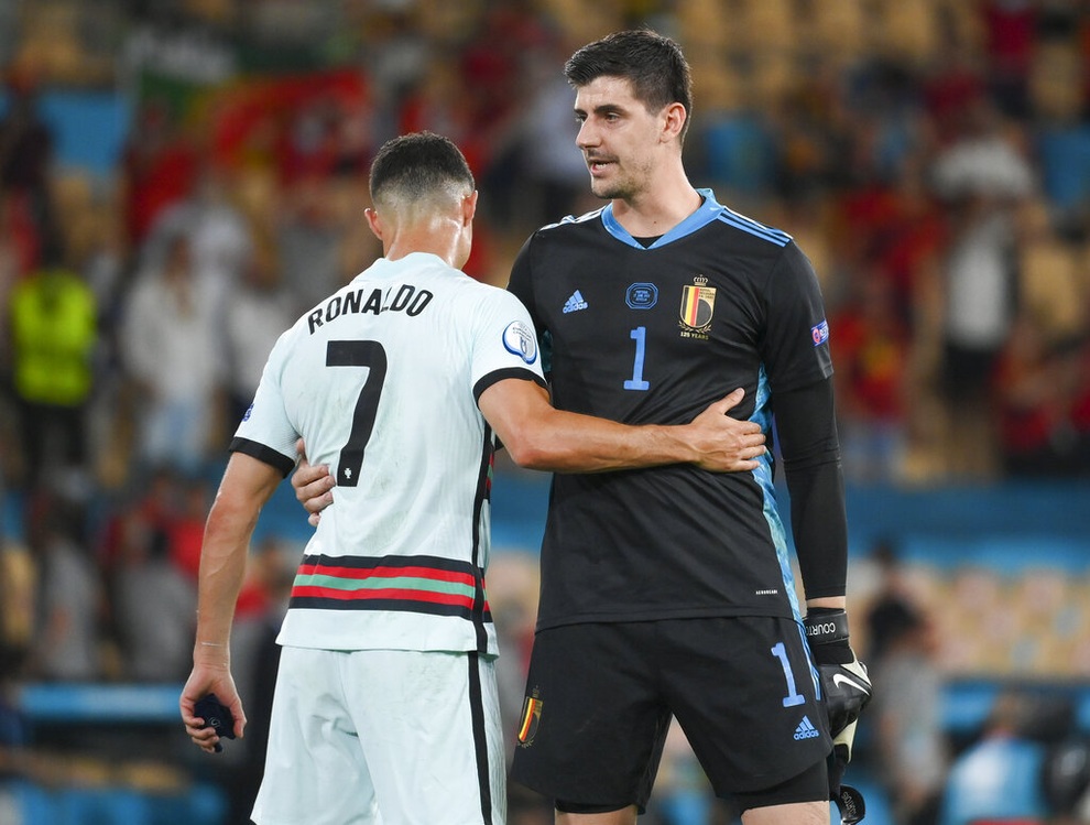Nỗi đau cùng cực của C.Ronaldo khi Bồ Đào Nha bị loại ở Euro 2020 - 9 Nỗi đau cùng cực của C.Ronaldo khi Bồ Đào Nha bị loại ở Euro 2020 - 9