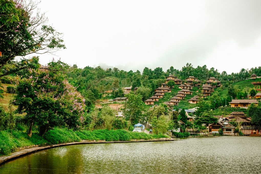 Khách Việt vượt 120km đèo dốc, khám phá Phượng Hoàng cổ trấn ở Thái Lan - 2 Khách Việt vượt 120km đèo dốc, khám phá Phượng Hoàng cổ trấn ở Thái Lan - 2