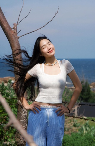 "Nàng thơ" mới của Victor Vũ: 17 tuổi cao 1,75m, được động viên thi hoa hậu - 5