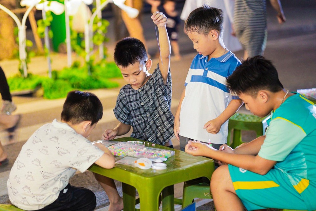 Ngập tràn sắc hè miền nhiệt đới tại Hello Summer Vincom Shophouse Royal Park - 5 Ngập tràn sắc hè miền nhiệt đới tại Hello Summer Vincom Shophouse Royal Park - 5