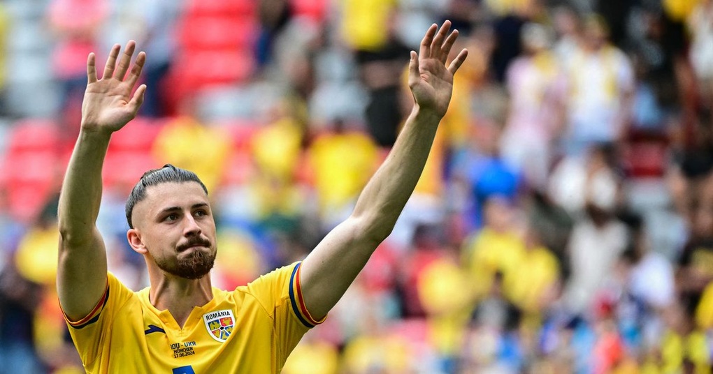 Sau chiến thắng lịch sử tại Euro 2024, cầu thủ Romania bật khóc - 2 Sau chiến thắng lịch sử tại Euro 2024, cầu thủ Romania bật khóc - 2