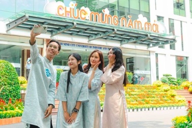 Một trường đại học chi hơn 68 tỷ đồng thưởng Tết