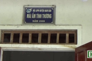 Nam sinh mồ côi mắc bệnh tim thay mẹ nuôi em