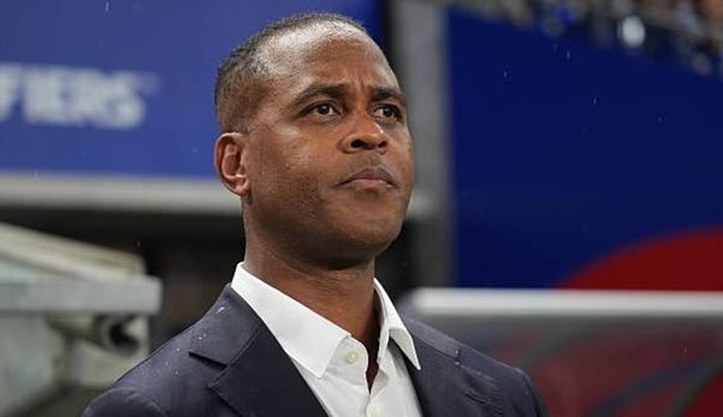 HLV Kluivert kiếm gần 60 tỷ đồng sau 10 tháng dẫn dắt đội tuyển Indonesia - 1 HLV Kluivert kiếm gần 60 tỷ đồng sau 10 tháng dẫn dắt đội tuyển Indonesia - 1