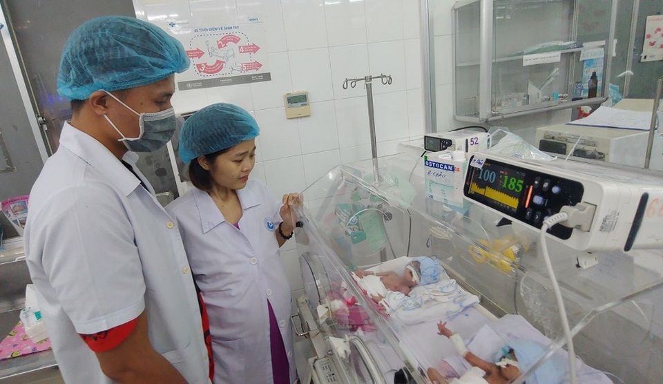 Người mẹ ung thư chịu bệnh hành hạ nhường sự sống cho con - 2 Người mẹ ung thư chịu bệnh hành hạ nhường sự sống cho con - 2