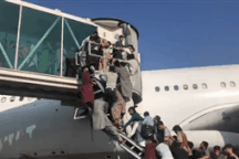 40 người chết do giẫm đạp, nổ súng ở sân bay Afghanistan