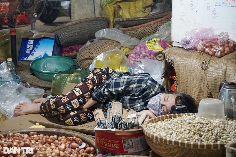 Những người phụ nữ không có ngày 20/10 - 7 Những người phụ nữ không có ngày 20/10 - 7