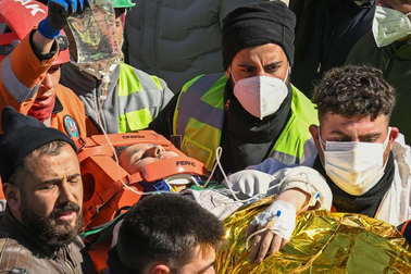 Sống sót thần kỳ sau 12 ngày bị vùi lấp ở Thổ Nhĩ Kỳ