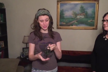 Cô gái mang hội chứng lạ dễ dàng thoát khỏi còng số 8