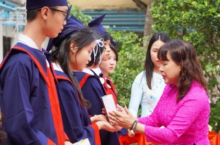 Khoảnh khắc trong veo tuổi 15, học sinh lớp 9 chào đón bước ngoặt mới - 2