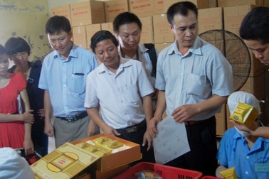 Chồng chéo kiểm tra bánh trung thu 