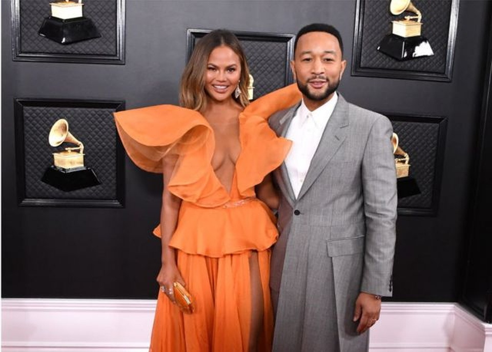 Siêu mẫu Chrissy Teigen mang thai lần 3 - 7 Siêu mẫu Chrissy Teigen mang thai lần 3 - 7