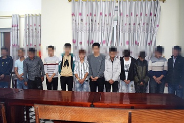 Tạm giữ 50 đối tượng đốt pháo trong đêm giao thừa