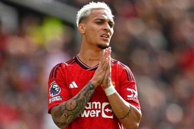 Man Utd nhận cú sốc ở vụ Antony