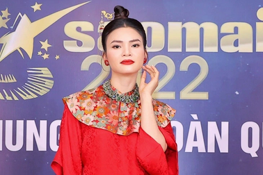 NSƯT Phương Thảo gây bất ngờ với thời trang trên ghế nóng Sao Mai 2022