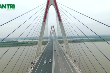 Sững sờ vẻ đẹp cầu Nhật Tân nhìn từ trên cao