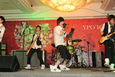 Nghệ sĩ Việt Nam cùng ban nhạc Focus 5 cùng làm từ thiện