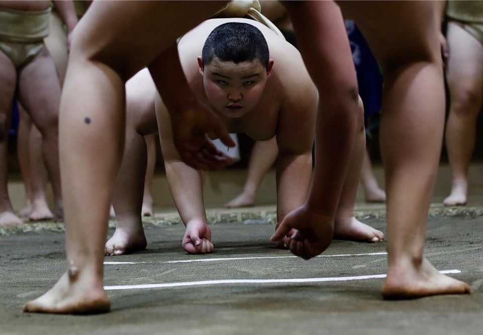 Nhà vô địch sumo Nhật Bản ở tuổi lên 10 - 1 Nhà vô địch sumo Nhật Bản ở tuổi lên 10 - 1