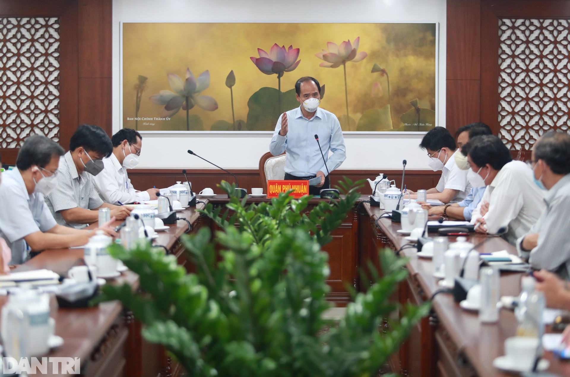 Thứ trưởng Bộ LĐ-TBXH đi từng nhà kiểm tra việc hỗ trợ người dân - 8