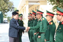 Bí thư Đắk Lắk thăm, chúc tết cán bộ, chiến sĩ biên phòng