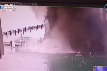 Ukraine tuyên bố tấn công cầu Crimea