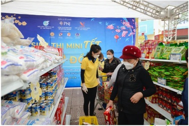 PNJ mở "Siêu thị mini Tết 0 đồng": Thắp niềm tin cho người khó khăn đất cảng