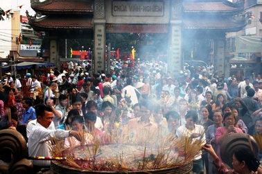 Lên chùa cầu bình an