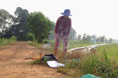 Phát hiện thi thể bé sơ sinh bị bỏ dưới mương nước