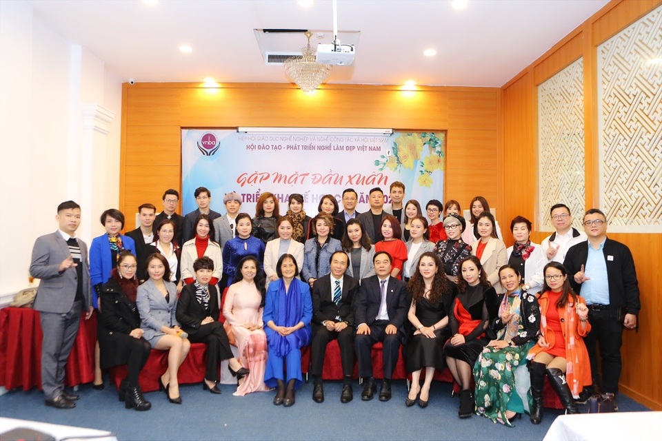 HH Doanh nhân Xuân Hương - người truyền cảm hứng đam mê làm đẹp đến thế hệ tương lai - 2 HH Doanh nhân Xuân Hương - người truyền cảm hứng đam mê làm đẹp đến thế hệ tương lai - 2