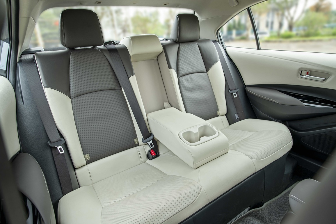 Corolla Altis bản 2022 có động cơ hybrid, giá cao nhất 868 triệu đồng - 9 Corolla Altis bản 2022 có động cơ hybrid, giá cao nhất 868 triệu đồng - 9