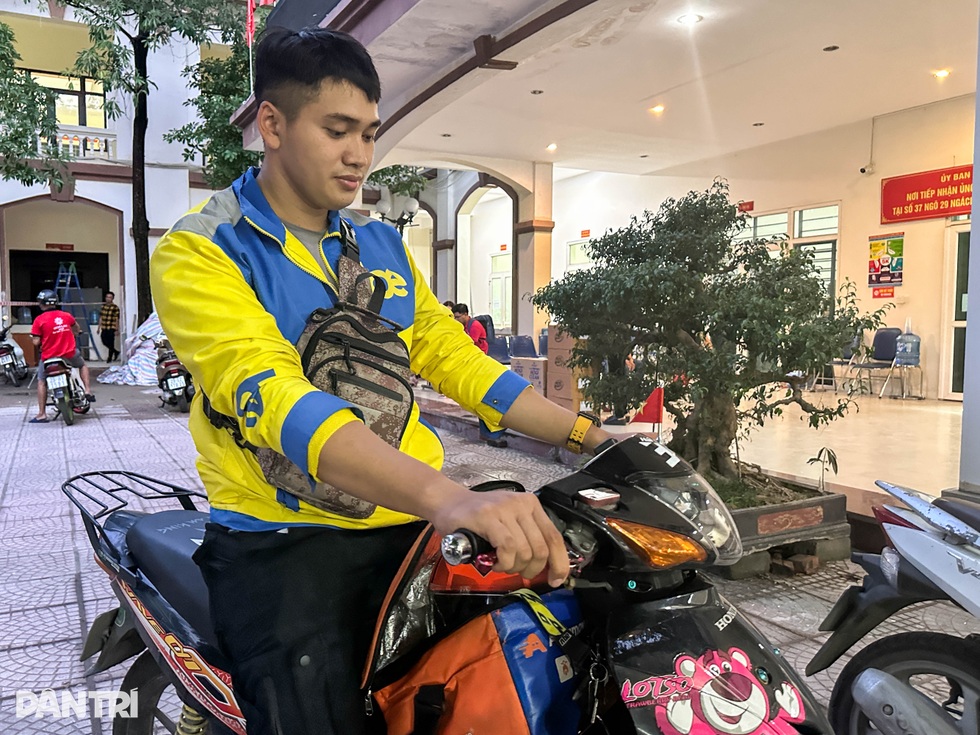 Những tấm lòng vàng tiếp sức cho các nạn nhân trong vụ cháy chung cư mini - 6 Những tấm lòng vàng tiếp sức cho các nạn nhân trong vụ cháy chung cư mini - 6